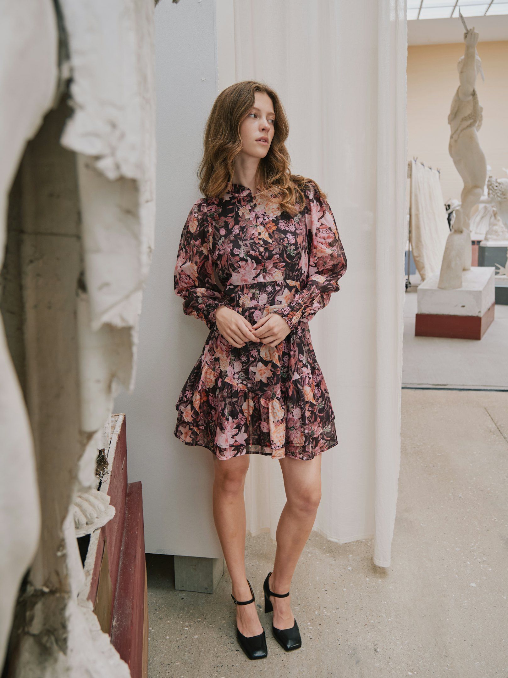 Neo Noir Aberto Big Flower Dress - Bilde 3