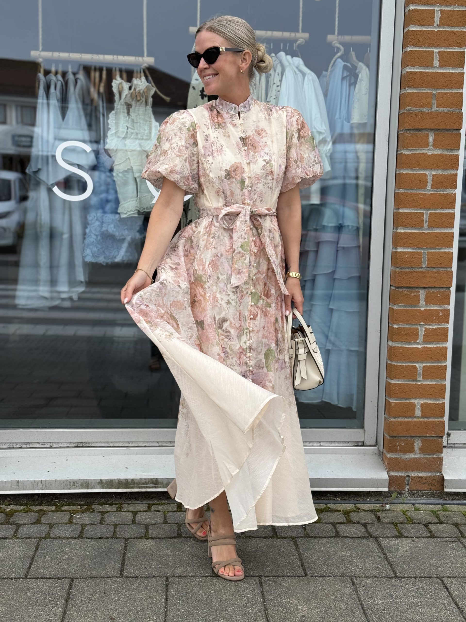 From Paris With Love Dress 10665 Ecru Med Perleknapper