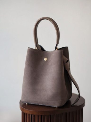 7 Days Bøtteveske Semsket Skinn Taupe